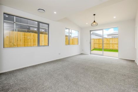 Photo of property in 22 Fredrick Hanson Road, Papakura, 2110