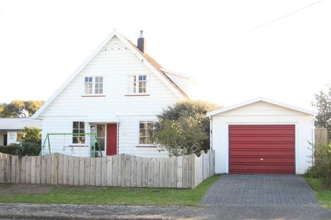 Photo of property in 60 Dale Road, Raumati South, Paraparaumu, 5032