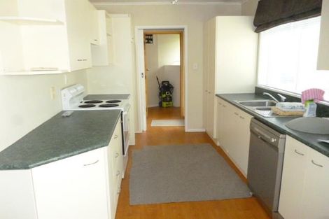 Photo of property in 18 Maroubra Place, Botany Downs, Auckland, 2010