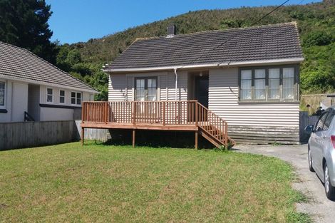 Photo of property in 196 Waddington Drive, Naenae, Lower Hutt, 5011