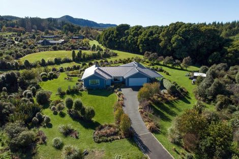 Photo of property in 26 Lacebark Drive, Kinloch, Taupo, 3377
