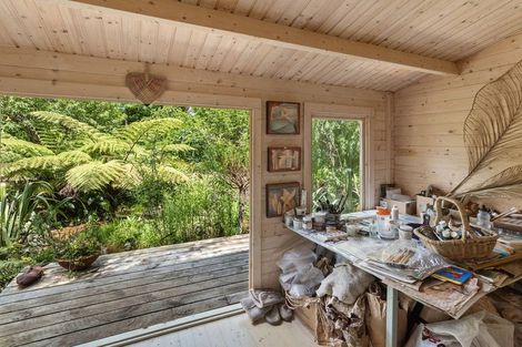 Photo of property in 76 Top Town Place, Coromandel, 3506