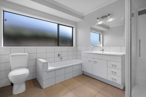 Photo of property in 38 Kereru Place, Pyes Pa, Tauranga, 3112