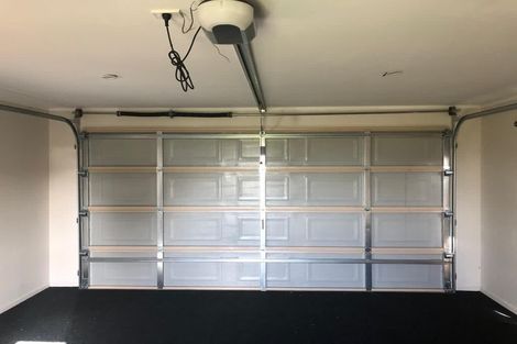 Photo of property in 15 Matilda Place, Weymouth, Auckland, 2103