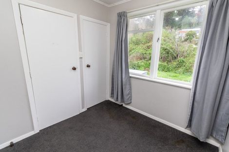 Photo of property in 2a-2b Devon Place, Cannons Creek, Porirua, 5024