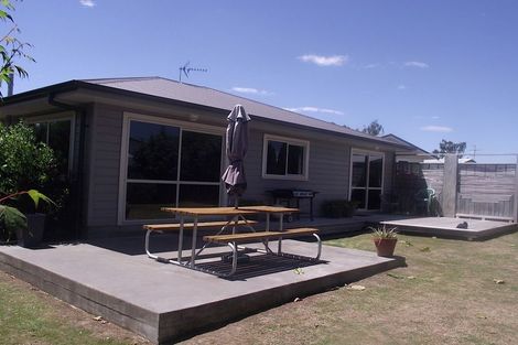 Photo of property in 31 Fisher Place, Carterton, 5713