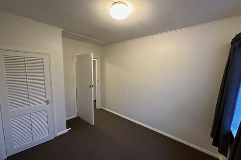 Photo of property in 18 Saulbrey Grove, Woburn, Lower Hutt, 5010