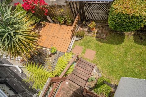 Photo of property in 1/3 Lantana Road, Green Bay, Auckland, 0604