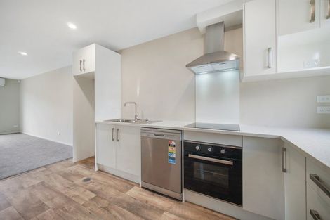 Photo of property in 2/70 Clevedon Road, Papakura, 2110