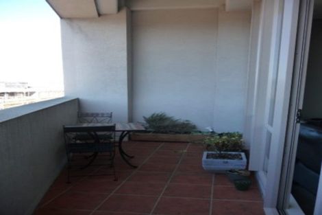 Photo of property in Stadium Garden Flats, 211/107 Thorndon Quay, Pipitea, Wellington, 6011