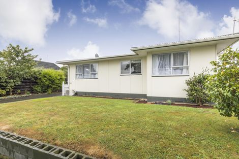 Photo of property in 15 Meadowbrook Drive, Cloverlea, Palmerston North, 4412