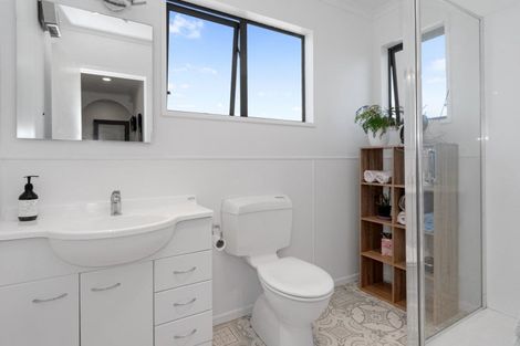 Photo of property in 15 Pemberton Crescent, Greerton, Tauranga, 3112