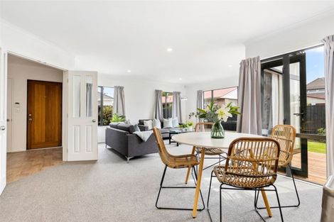 Photo of property in 2/24 Withells Road, Avonhead, Christchurch, 8042