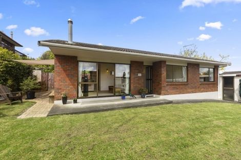 Photo of property in 2/963 Beach Road, Torbay, Auckland, 0630