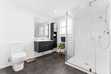 Photo of property in 15 Lendic Avenue, Henderson, Auckland, 0612