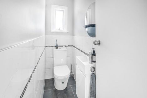 Photo of property in 49 Cecil Street, St Andrews, Hamilton, 3200