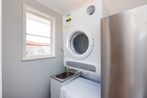 Photo of property in 34 Ruamahanga Crescent, Terrace End, Palmerston North, 4410