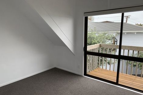 Photo of property in 23a Melandra Road, Stanmore Bay, Whangaparaoa, 0932