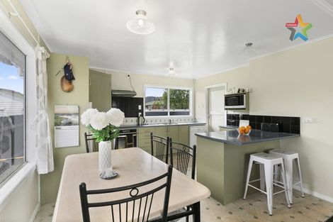 Photo of property in 10 Hunt Street, Wainuiomata, Lower Hutt, 5014