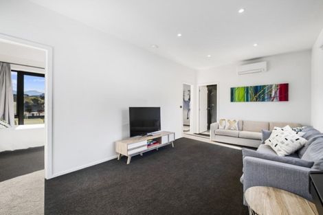 Photo of property in 6 Hidden Hills Drive, Wanaka, 9305