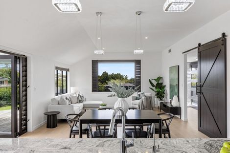 Photo of property in 4 Grovenor Drive, Orewa, 0931