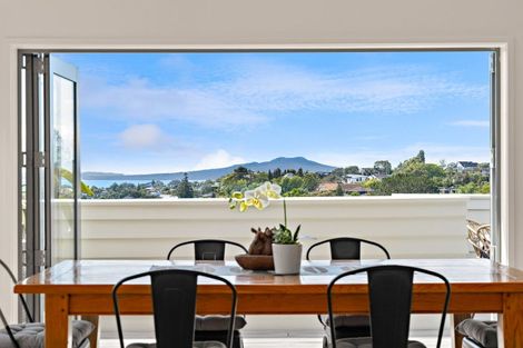 Photo of property in 82 Kowhai Road, Campbells Bay, Auckland, 0630