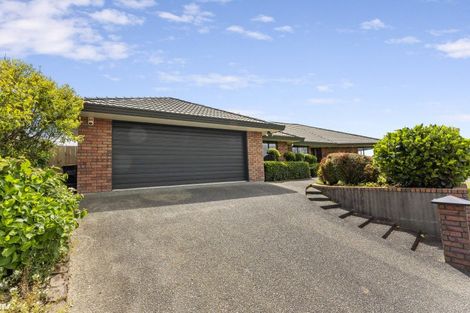 Photo of property in 2 Masefield Terrace, Kelvin Grove, Palmerston North, 4414