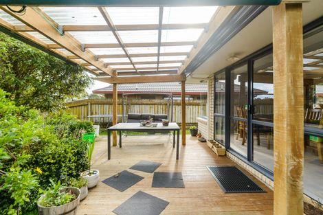 Photo of property in 114 Ruapehu Drive, Fitzherbert, Palmerston North, 4410