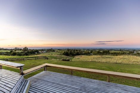 Photo of property in 1568 Carrington Road, Hurworth, New Plymouth, 4371