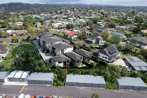 Photo of property in 12 Taupo Street, Green Bay, Auckland, 0604