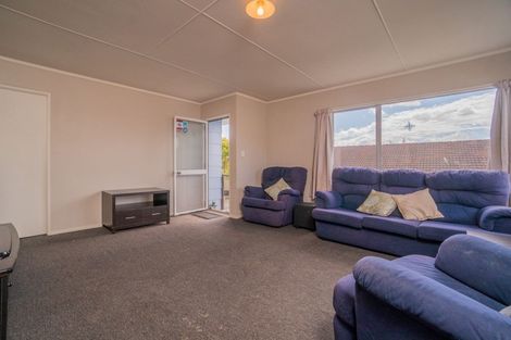 Photo of property in 12 Imperial Place, Henderson, Auckland, 0612