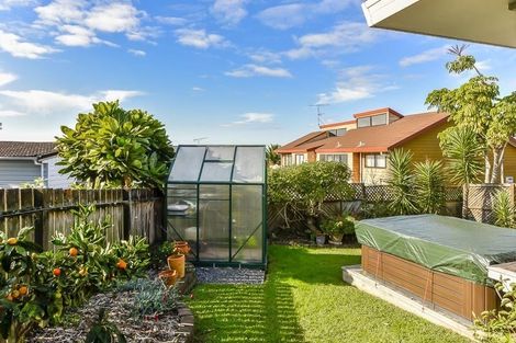 Photo of property in 5 Cherub Place, West Harbour, Auckland, 0618