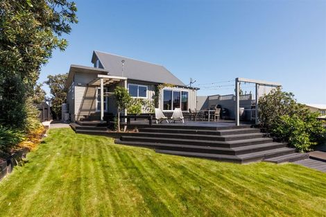 Photo of property in 45 Shortt Street, Foxton Beach, Foxton, 4815