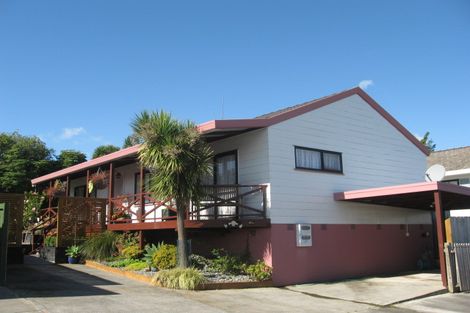 Photo of property in 1/20 De Quincey Terrace, Highland Park, Auckland, 2010