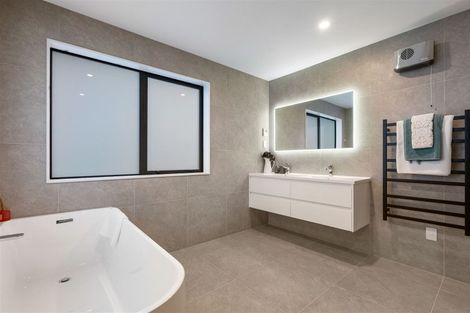 Photo of property in 28 Longshore Drive, Long Bay, Auckland, 0630