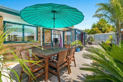 Photo of property in 10 Lamia Grove, Papamoa Beach, Papamoa, 3118