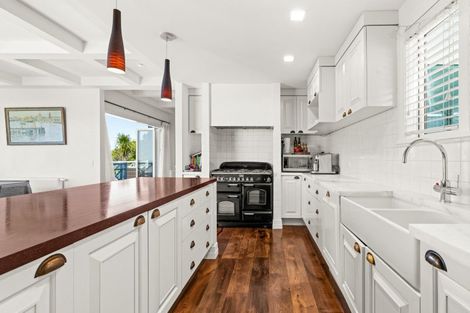 Photo of property in 8 Elizabeth Road, Bluff Hill, Napier, 4110