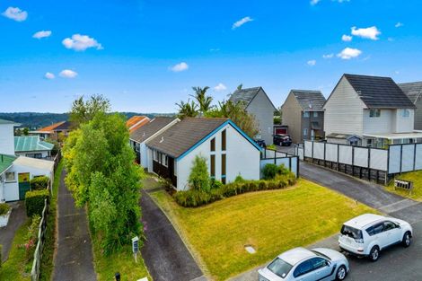 Photo of property in 1/1 Gatman Street, Birkdale, Auckland, 0626