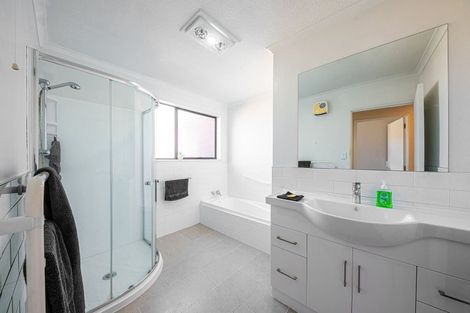 Photo of property in 156 Sawyers Arms Road, Northcote, Christchurch, 8052