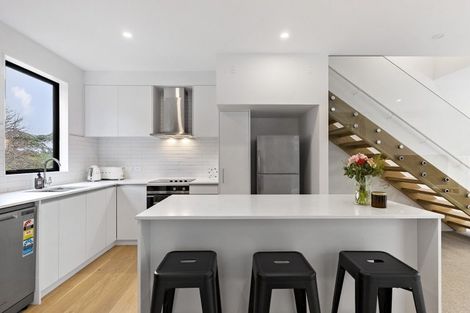 Photo of property in 6b Ferry Road, Days Bay, Lower Hutt, 5013