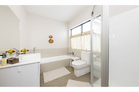 Photo of property in 2 Command Lane, Papakura, 2110