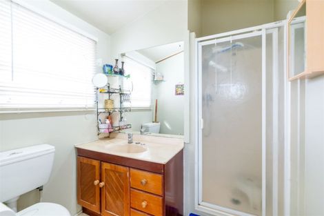 Photo of property in 80k Tirimoana Road, Te Atatu South, Auckland, 0602