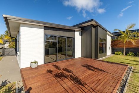 Photo of property in 2 Piper Way, Glen Avon, New Plymouth, 4312