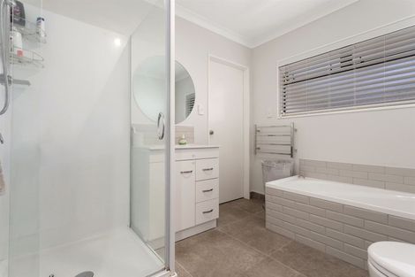 Photo of property in 20 Ohuirehe Road, Coastlands, Whakatane, 3120