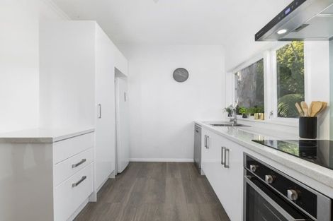 Photo of property in 33 Thomas Street, Stokes Valley, Lower Hutt, 5019