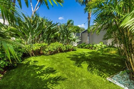Photo of property in 246/44 Ocean View Road, Milford, Auckland, 0620