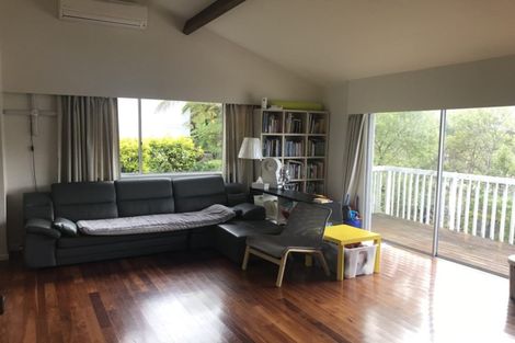 Photo of property in 70 Allington Road, Karori, Wellington, 6012