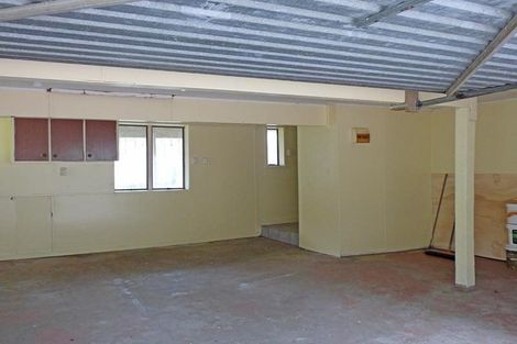 Photo of property in 1/8 Woodside Road, Massey, Auckland, 0614