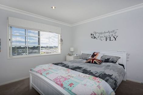 Photo of property in 63 Waterside Drive, Pyes Pa, Tauranga, 3112