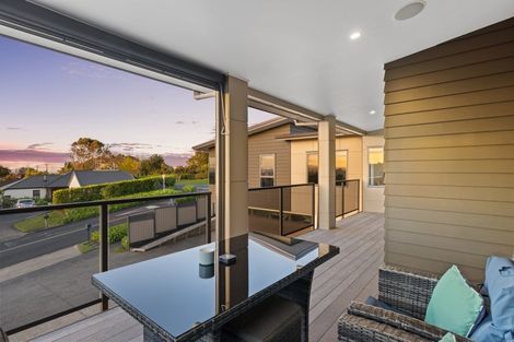 Photo of property in 1 Holcombrooke Lane, Welcome Bay, Tauranga, 3175